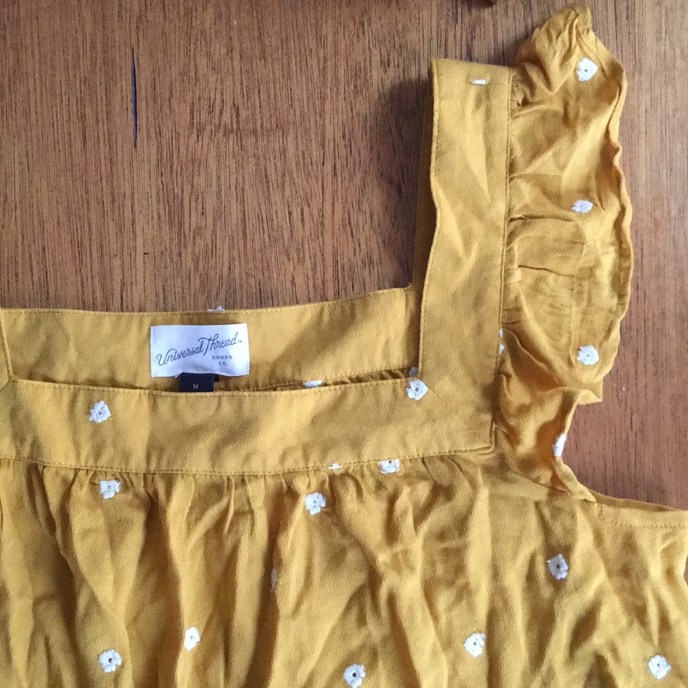 Universal Thread sleeveless blouse